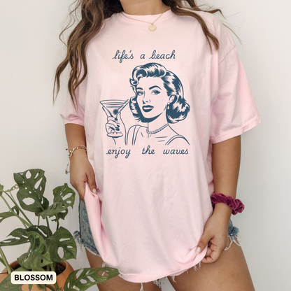 Retro 50's Housewife Beach Life T-Shirt - Funny Quote Tee for women